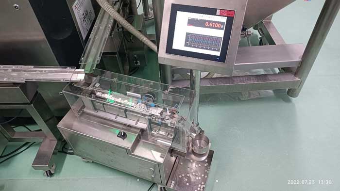 通用抽檢秤現(xiàn)場圖片2.jpg 通用抽檢秤現(xiàn)場圖片2.jpg